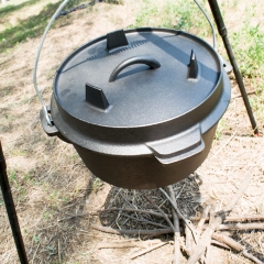 Outdoor Cast Iron Picnic Outrigger Cover Flat Bottom Hanging Barbecue Pot For Open Fire Stew